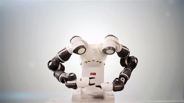 ABB用桌面3D打印機(jī)造工業(yè)機(jī)器人手指原型