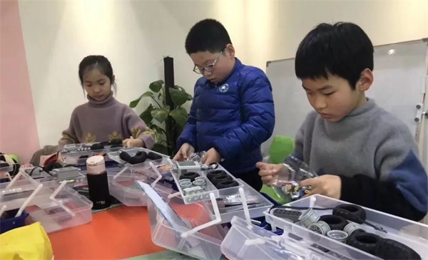 全國青少年機器人技術等級考試圓滿收官，童程童美學員再創(chuàng)佳績！