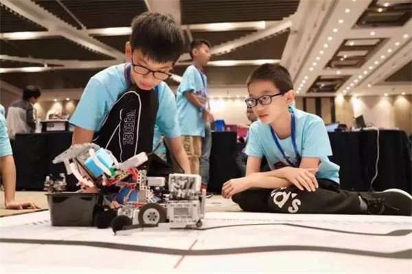 童程童美學(xué)員再登CCTV，變身央視小記者直擊2019Botball世界機(jī)器人大會·中國分會現(xiàn)場 